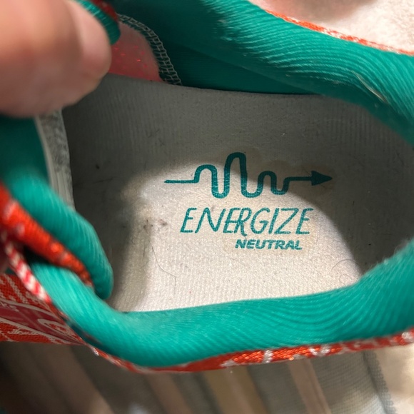 Brooks Women’s Levitate 5 Run Merry Christmas running Shoes - Picture 8 of 8